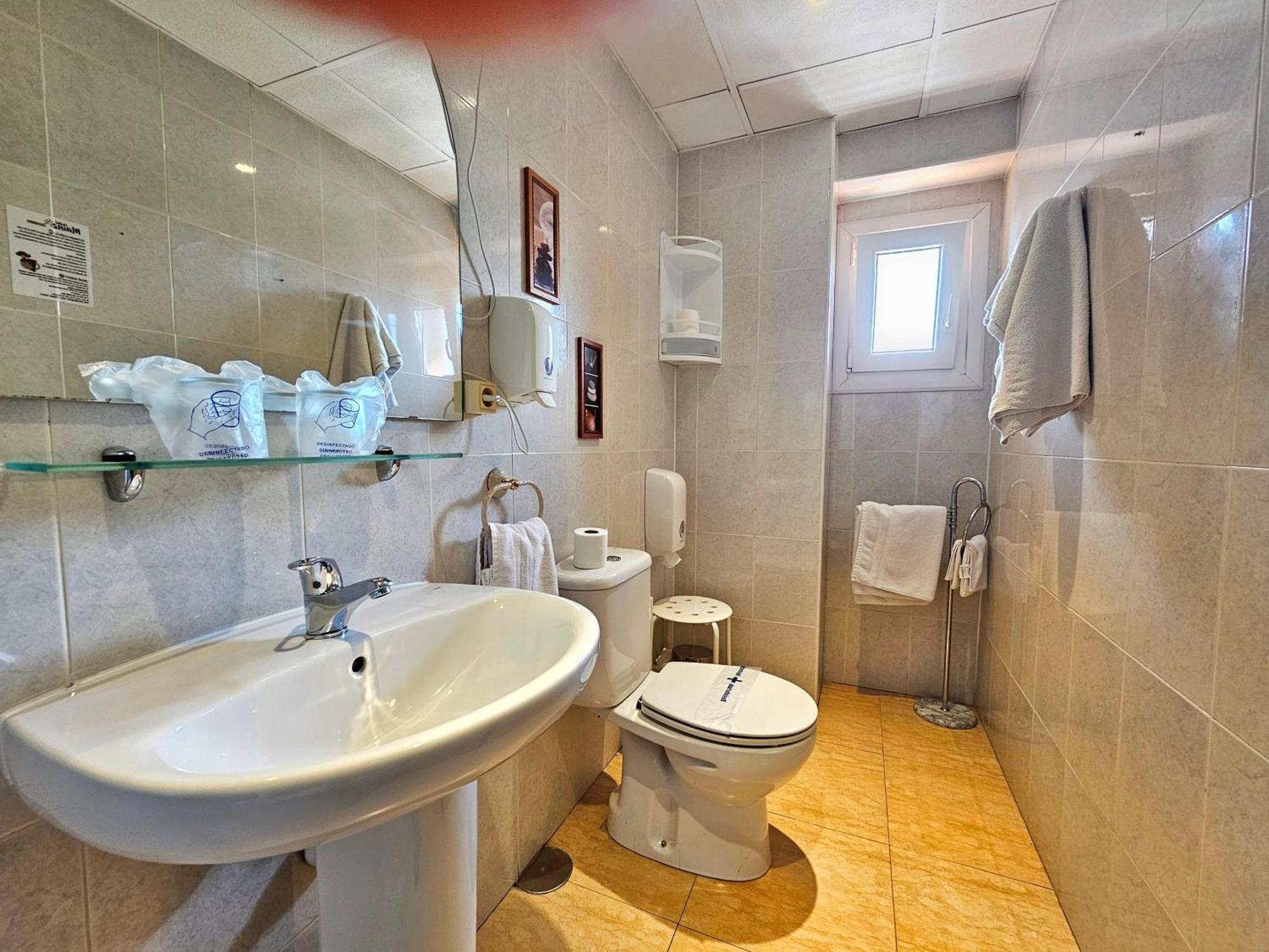 Hostal Mainz Piedralaves Dış mekan fotoğraf