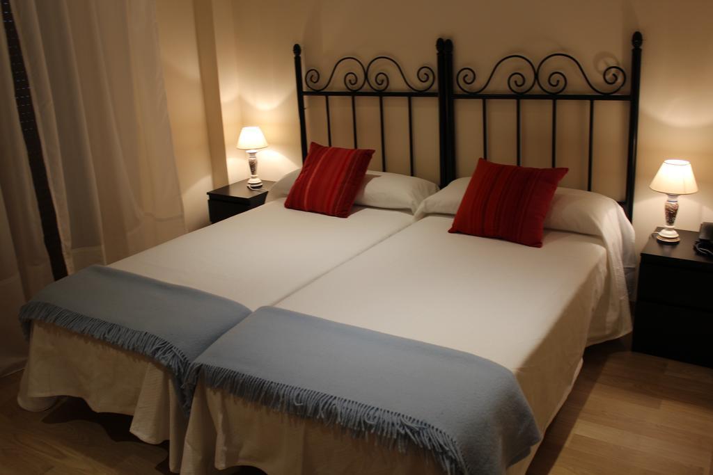 Hostal Mainz Piedralaves Dış mekan fotoğraf